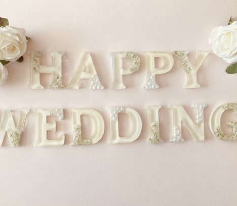 日本の結婚式にふさわしい祝電の選び方｜台紙やギフトの選定ポイントを徹底解説